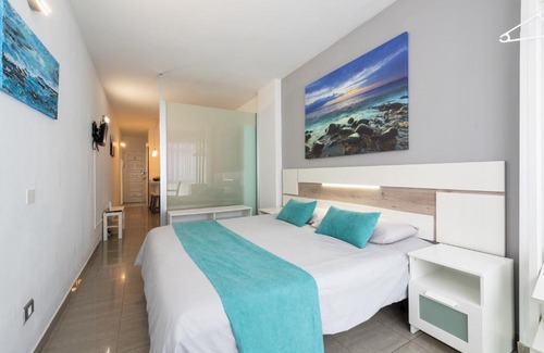 Las Palmas de Gran Canaria Apartment | 1st Line Studio Las Canteras Beach - Wifi