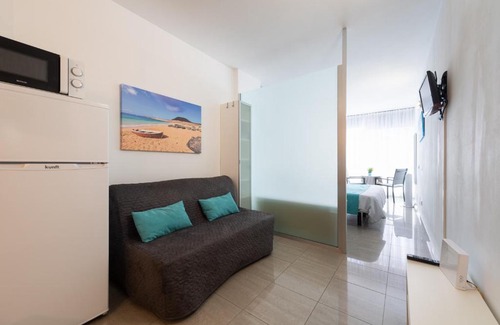 Las Palmas de Gran Canaria Apartment | 1st Line Studio Las Canteras Beach - Wifi