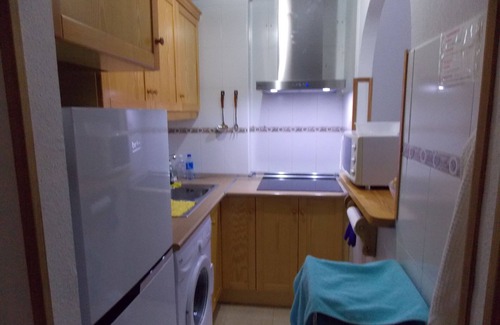Torrevieja Apartment | 2-bedroom apartment community pool WIFI close to beaches