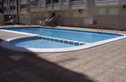 Torrevieja Apartment | 2-bedroom apartment community pool WIFI close to beaches