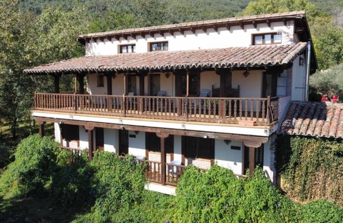 Candeleda House | 200 m² Farmhouse ∙ 4 bedrooms ∙ 8 guests