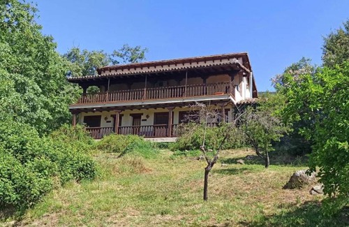 Candeleda House | 200 m² Farmhouse ∙ 4 bedrooms ∙ 8 guests