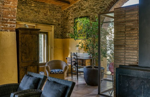 Garriguella House | 200 m² Finca ∙ 4 bedrooms ∙ 13 guests