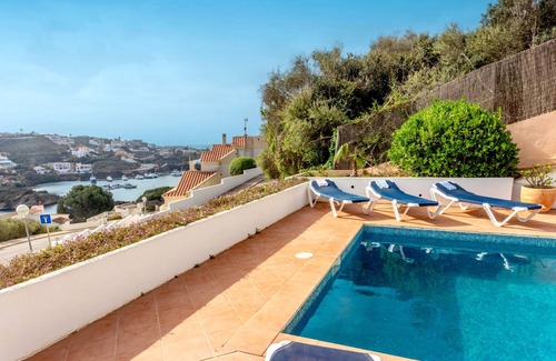 Cala Llonga House | 200 m² House ∙ 3 bedrooms ∙ 6 guests