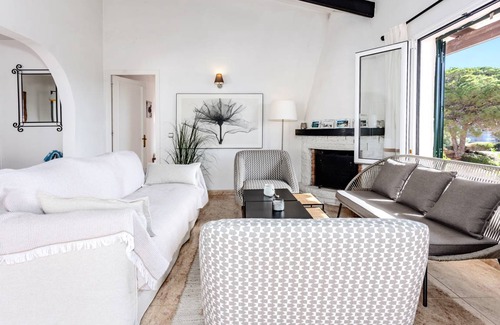 Cala Llonga House | 200 m² House ∙ 3 bedrooms ∙ 6 guests