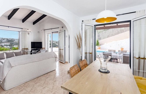 Cala Llonga House | 200 m² House ∙ 3 bedrooms ∙ 6 guests