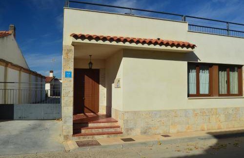 Villamarciel House | 200 m² House ∙ 3 bedrooms ∙ 6 guests