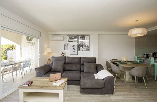 Montjuic House | 209 m² House ∙ 4 bedrooms ∙ 8 guests