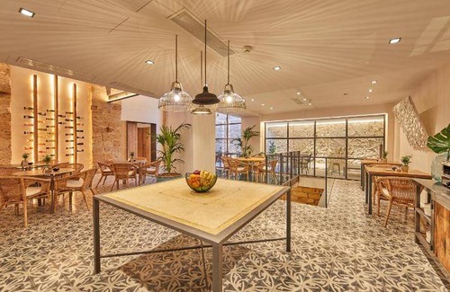Mercat Hotel | 21 m² Hotel ∙ 127 guests