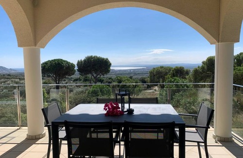 Palau-Saverdera Villa | 220 m² Villa ∙ 3 bedrooms ∙ 6 guests
