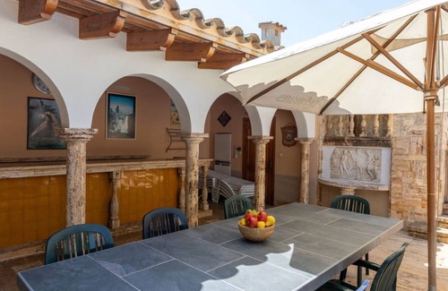 Llanca Villa | 220 m² Villa ∙ 5 bedrooms ∙ 10 guests