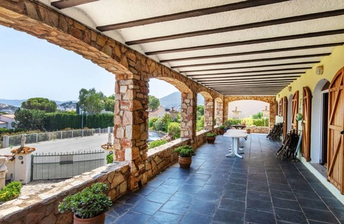 Llanca Villa | 220 m² Villa ∙ 5 bedrooms ∙ 10 guests