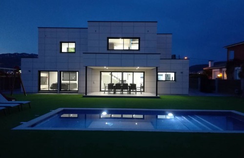 Pineda de Mar Villa | 220 m² Villa ∙ 4 bedrooms ∙ 9 guests