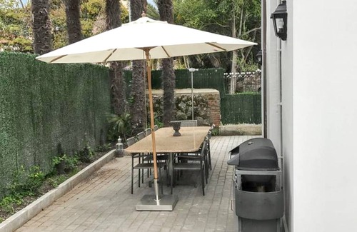 Poo House | 240 m² House ∙ 6 bedrooms ∙ 12 guests