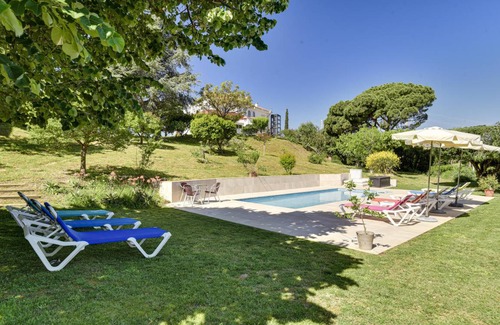 Calella Villa | 240 m² Villa ∙ 6 bedrooms ∙ 14 guests