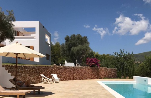 Sant Carles de Peralta Villa | 245 m² Villa ∙ 4 bedrooms ∙ 8 guests