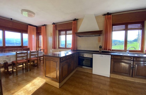 Arriondas Apartment | 250 m² Apartment ∙ 4 bedrooms ∙ 9 guests