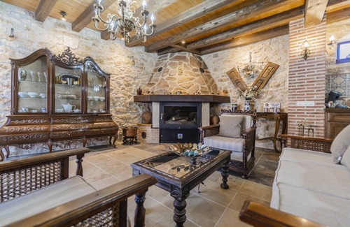 Moral de Hornuez House | 250 m² House ∙ 5 bedrooms ∙ 10 guests