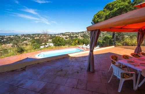 Lloret Blau Villa | 250 m² Villa ∙ 4 bedrooms ∙ 10 guests