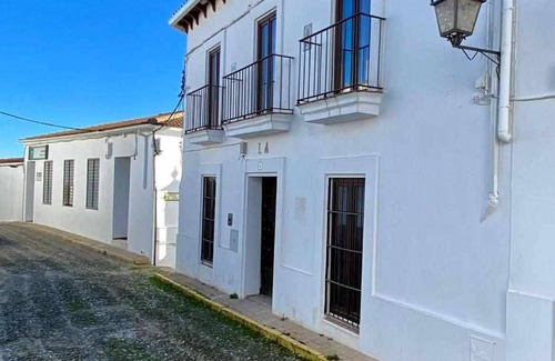 Higuera de la Sierra House | 256 m² House ∙ 4 bedrooms ∙ 8 guests