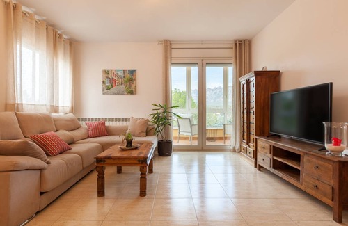 Collbato House | 260 m² House ∙ 4 bedrooms ∙ 8 guests