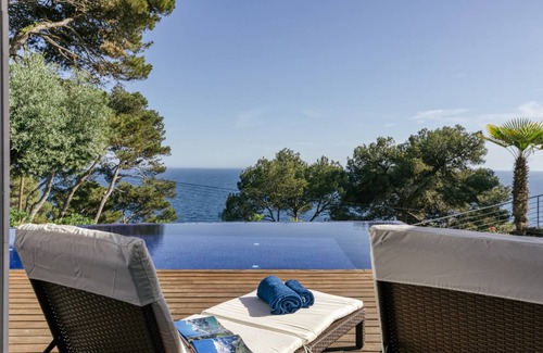 Llafranc House | 275 m² House ∙ 5 bedrooms ∙ 12 guests