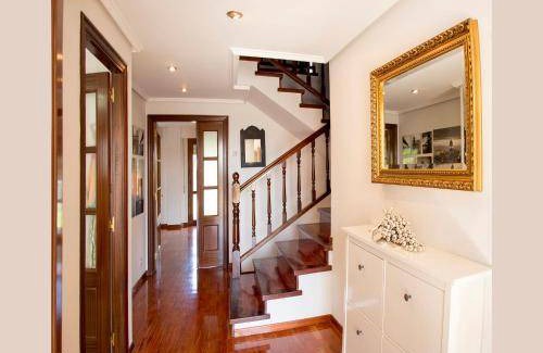 Haro House | 280 m² House ∙ 5 bedrooms ∙ 8 guests