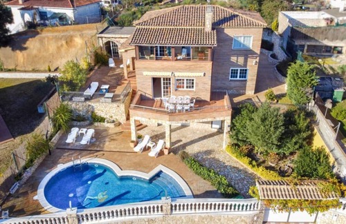 Blanes House | 282 m² House ∙ 4 bedrooms ∙ 8 guests