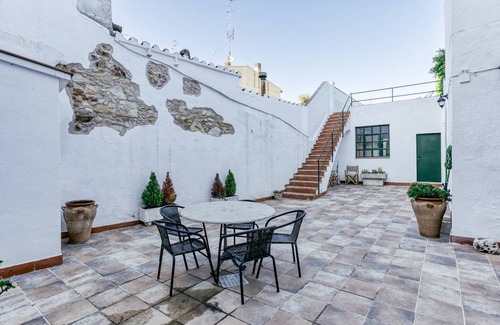 Llagostera House | 287 m² House ∙ 5 bedrooms ∙ 9 guests