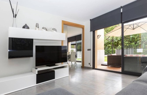 Olot House | 290 m² House ∙ 4 bedrooms ∙ 7 guests