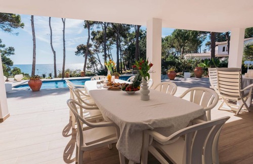 Palamos Villa | 300 m² Villa ∙ 7 bedrooms ∙ 12 guests