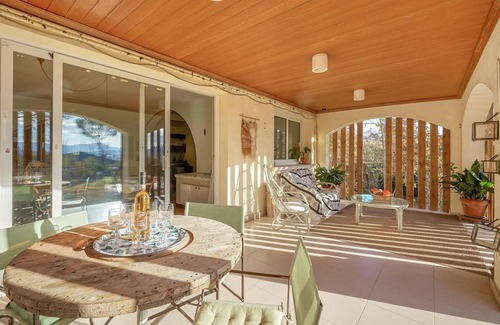 Breda House | 300 m² House ∙ 3 bedrooms ∙ 6 guests