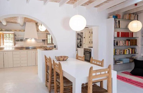 Playa Macenas House | 300 m² House ∙ 4 bedrooms ∙ 10 guests