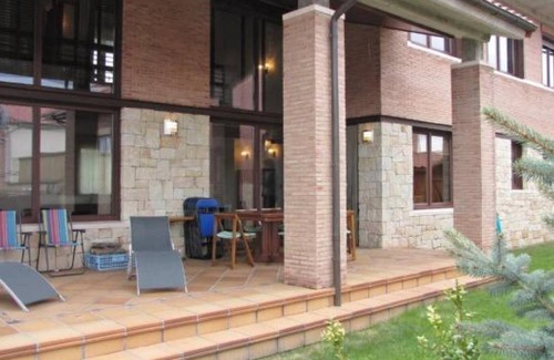 Covaleda House | 300 m² House ∙ 5 bedrooms ∙ 10 guests