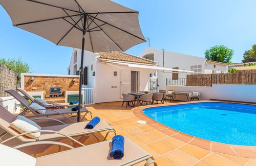 Palmanova House | 300 m² House ∙ 6 bedrooms ∙ 12 guests