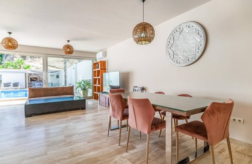 Torrequebrada House | 300 m² Maisonette ∙ 4 bedrooms ∙ 8 guests