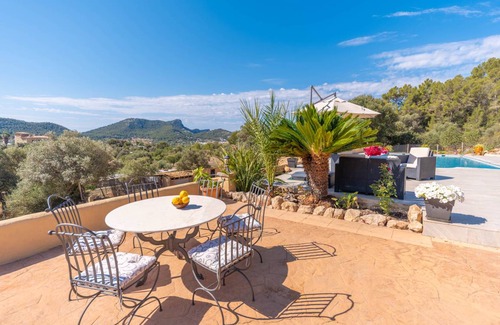 Andraitx Villa | 300 m² Villa ∙ 4 bedrooms ∙ 7 guests