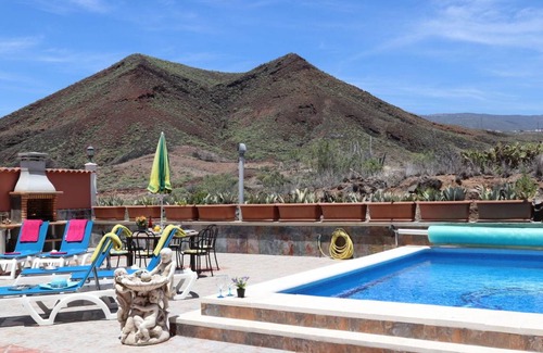 Los Cristianos Villa | 320 m² Villa ∙ 5 bedrooms ∙ 10 guests