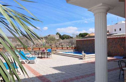 Los Cristianos Villa | 320 m² Villa ∙ 5 bedrooms ∙ 10 guests