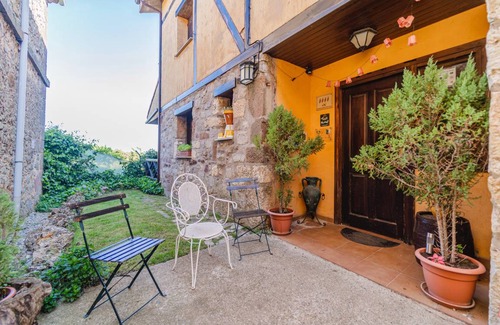 Urrez House | 325 m² Farmhouse ∙ 6 bedrooms ∙ 14 guests