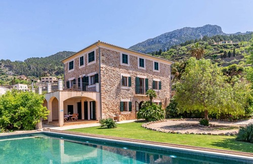 Banyalbufar Villa | 340 m² Villa ∙ 4 bedrooms ∙ 8 guests