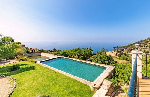 Banyalbufar Villa | 340 m² Villa ∙ 4 bedrooms ∙ 8 guests