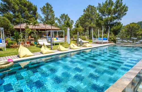 Sant Antoni de Portmany Villa | 350 m² Villa ∙ 5 bedrooms ∙ 10 guests