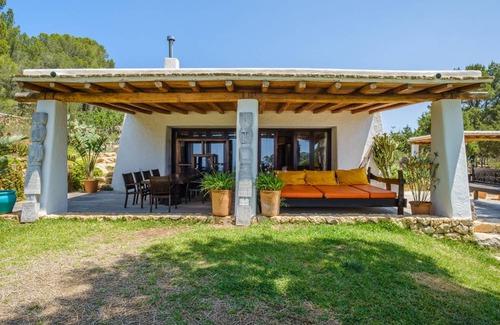 Sant Antoni de Portmany Villa | 350 m² Villa ∙ 5 bedrooms ∙ 10 guests