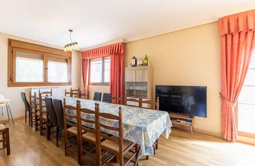 Ituero y Lama House | 350 m² House ∙ 6 bedrooms ∙ 21 guests