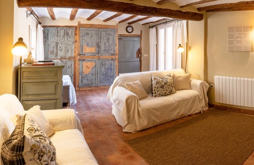 Secastilla House | 360 m² Farmhouse ∙ 5 bedrooms ∙ 10 guests