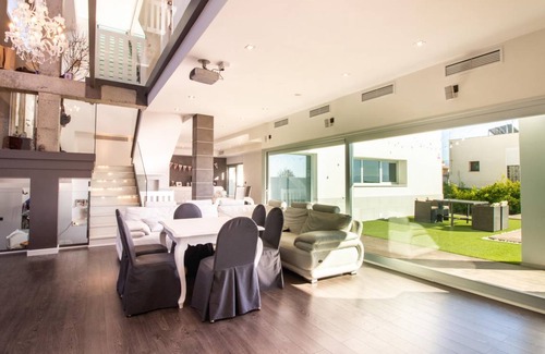 Atarfe Villa | 360 m² Villa ∙ 4 bedrooms ∙ 9 guests