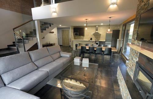 San Leonardo de Yague House | 380 m² House ∙ 10 bedrooms ∙ 26 guests