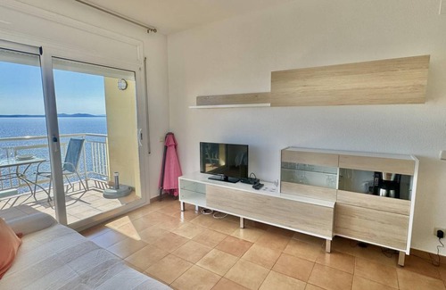Almadraba-Canyelles Apartment | 40 m² Apartment ∙ 1 bedroom ∙ 4 guests