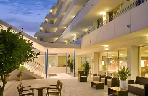Santa Susanna Hotel | 40 m² Hotel ∙ 10 guests